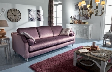 Сиреневый диван